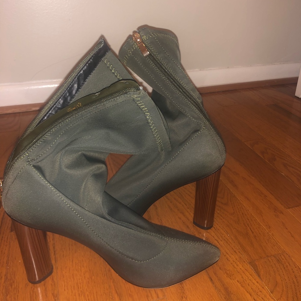 Ego stretchy boots